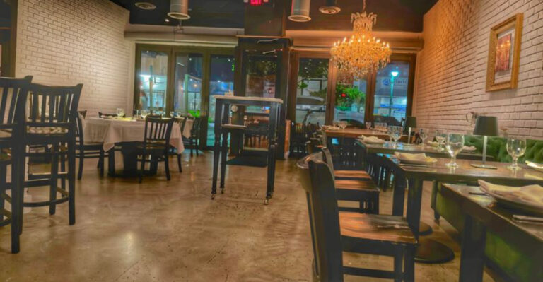 This Hidden Florida Restaurant Serves Old-School Italian Classics Most Tourists Never Find