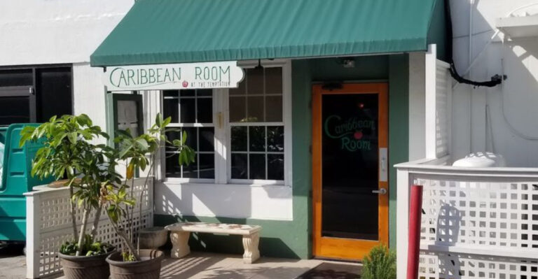 This Little-Known Florida Restaurant Is Quietly Serving One of the Best Tuna Steaks in the Southeast