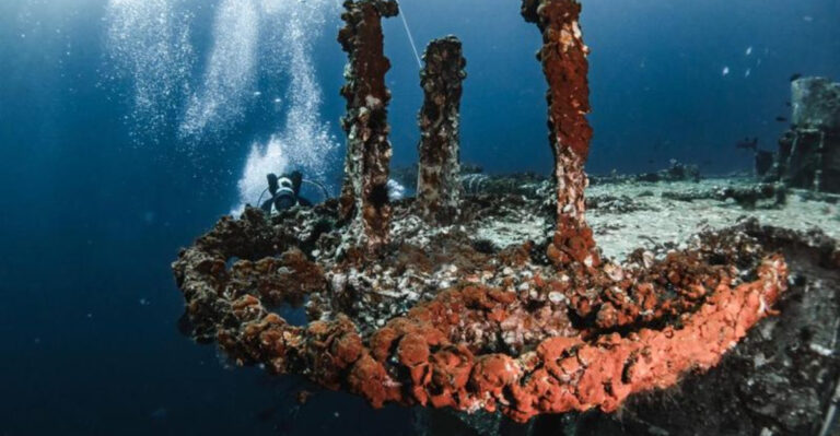 This Sunken 44,000-Ton Aircraft Carrier Is the World’s Largest Artificial Reef — and It’s in Florida
