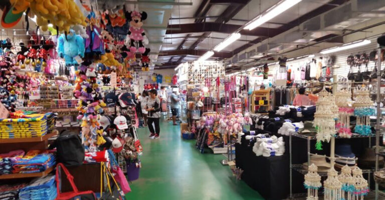 You’ll Want to Dig Through Everything at These 12 Florida Flea Markets
