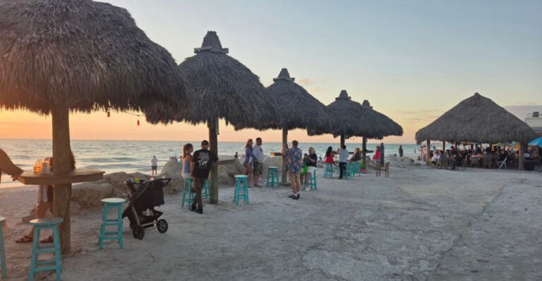 You’ll Want to Stay All Day at These 13 Florida Beachside Cafés
