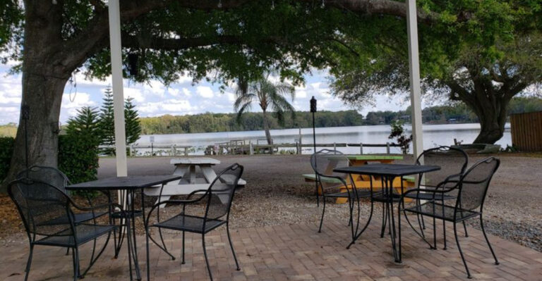 10 Middle-of-Nowhere Restaurants in Florida That Are Worth Visiting This Year
