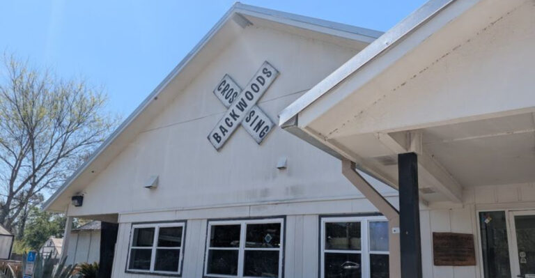It May Look Plain, but This Florida Restaurant Is Anything but Ordinary