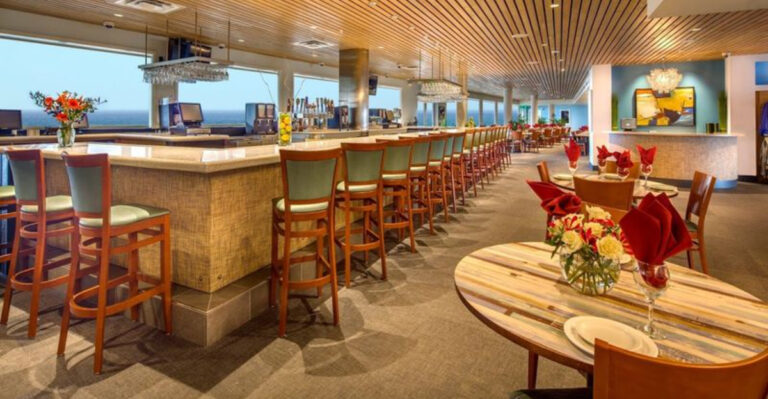Locals Love These 10 Florida Beachfront Restaurants, Just Not On Weekends
