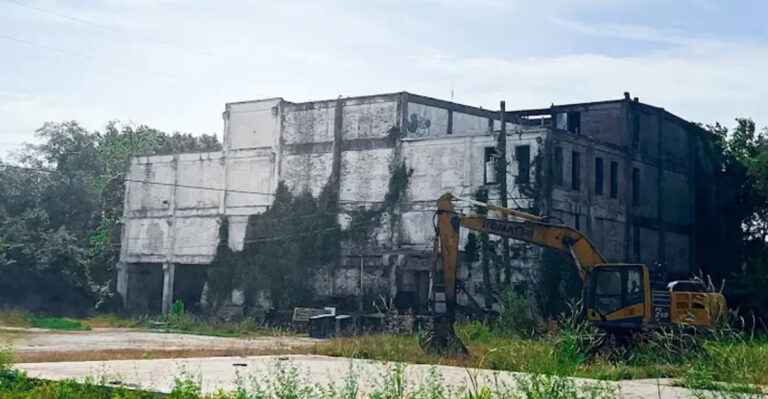 These 8 Abandoned Florida Factories Come With Stories Locals Still Whisper About