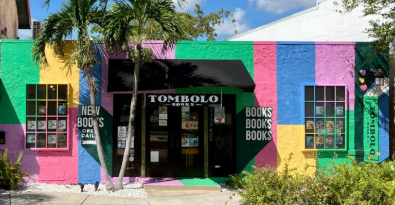 This Florida Bookstore Makes The Atmosphere Just As Memorable As The Books