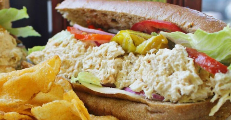 This Florida Sandwich Shop Doesn’t Need Ads To Fill Up Every Morning