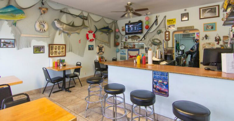 This Modest Florida Fish Shack Has Been Serving Up The Town’s Best Friday Night Scene
