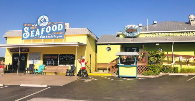 This Tarpon Springs Spot Serves Seafood So Fresh It Comes Straight Off the Boat