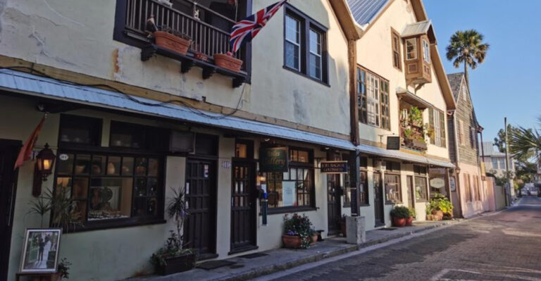 10 Old Florida Streets That Feel Like Walking Through A Time Capsule