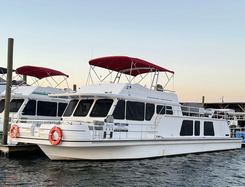 Houseboat Accommodations That Float You Into Another World