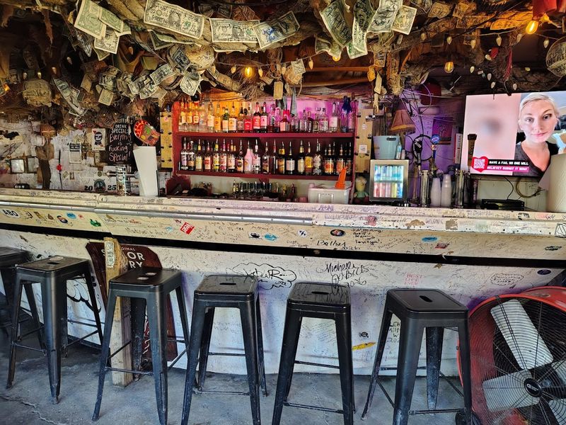 Cold Drinks Without the Tourist Markup