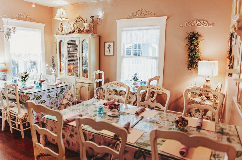 Lavender 'n Lace Tearoom (Lake Alfred)