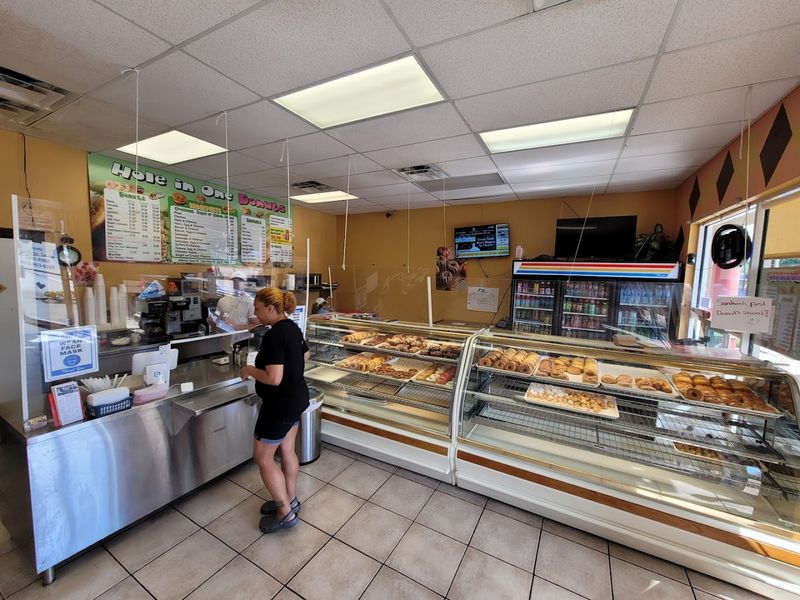 Hole in One Donuts (Tampa)