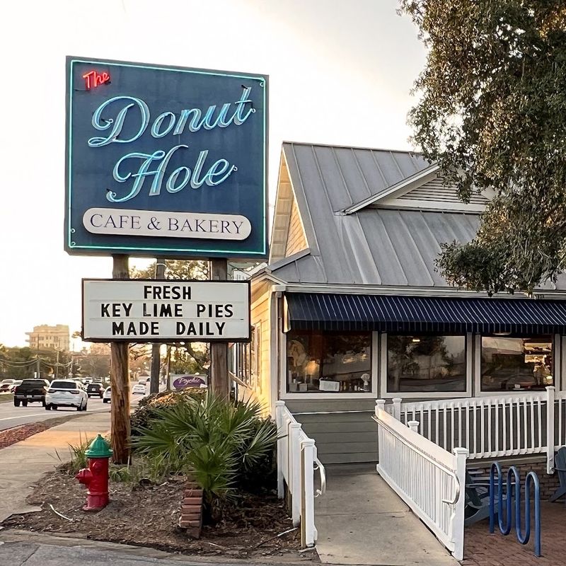 Donut Hole Bakery and Cafe (Destin)