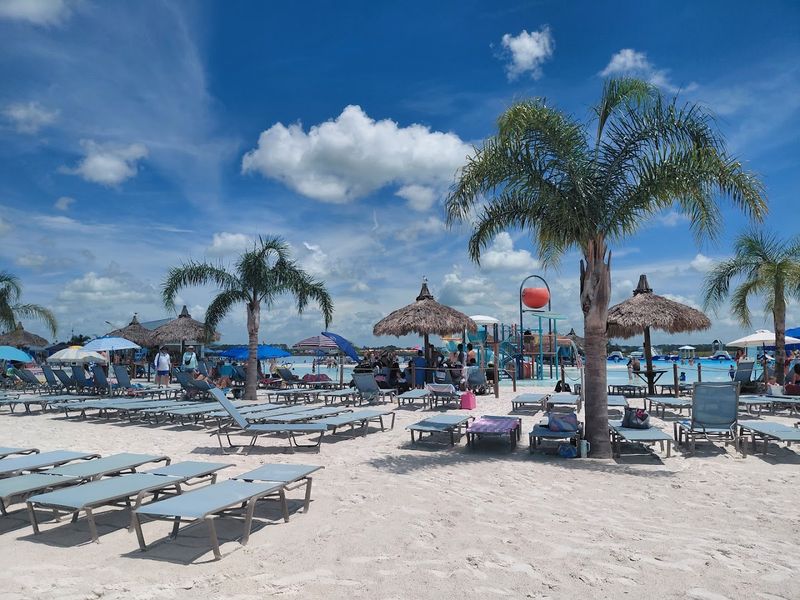 Relaxing Beach Atmosphere with Plenty of Space