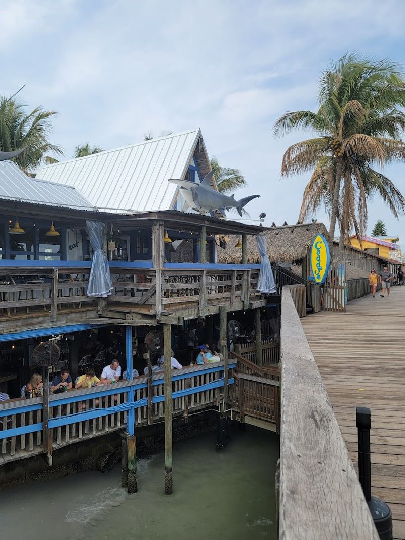 Casual seafood spots and beach-town flavor
