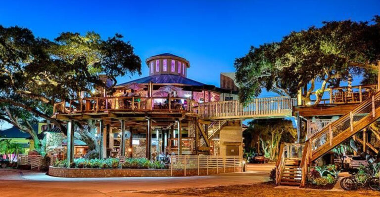 At These Florida Patio Restaurants, Lunch Comes With Sunshine and No Rush to Leave
