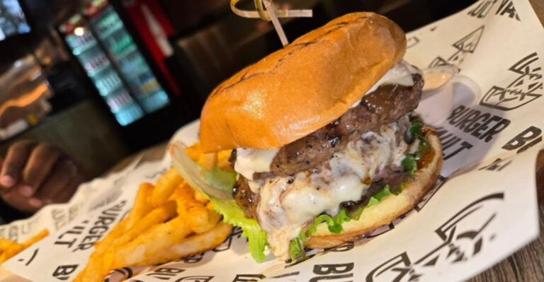 Burger Lovers Keep Coming Back To This Timeless Florida Restaurant