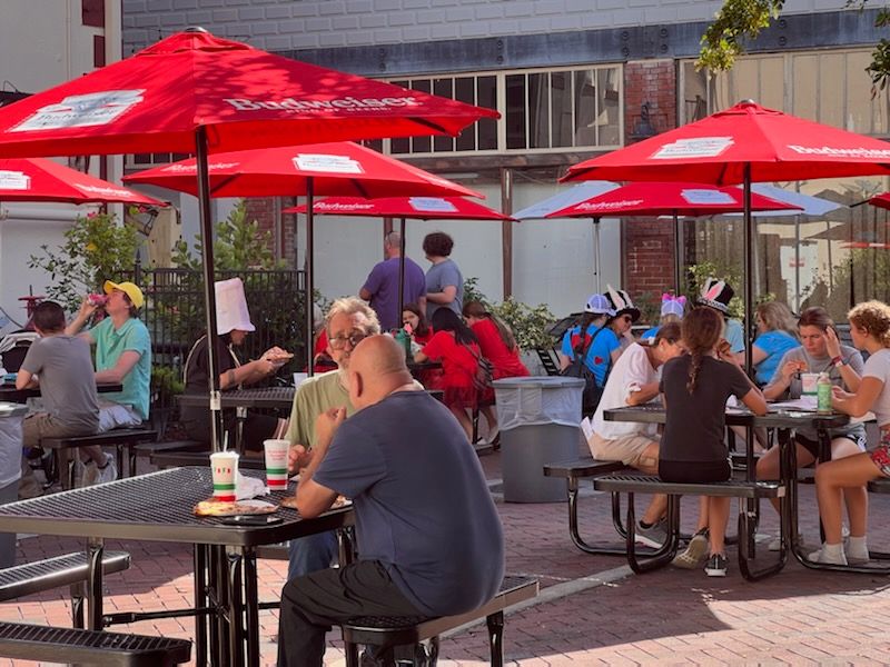 First Street Historic District & Downtown House of Pizza — Fort Myers, Florida