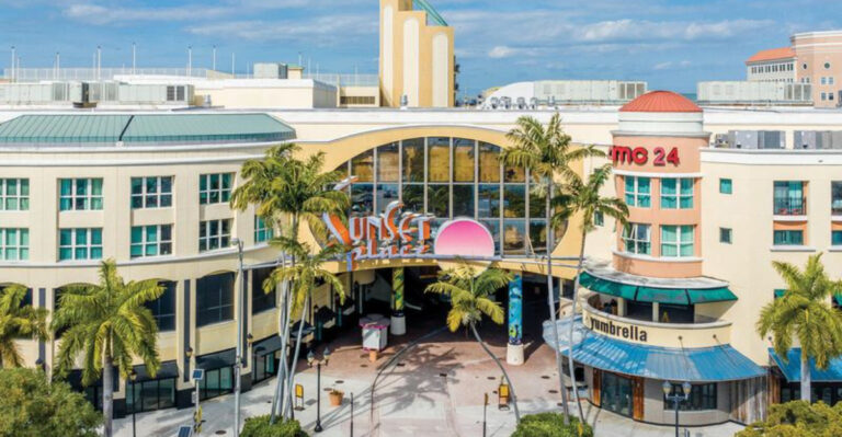 If You Grew Up In South Florida, This Dying Mall Will Hit You Right In The Memories