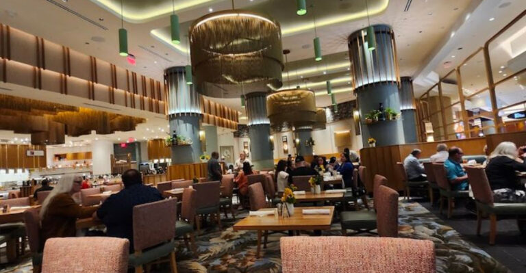 If You Love Seafood, These 11 Florida Buffets Belong On Your Bucket List