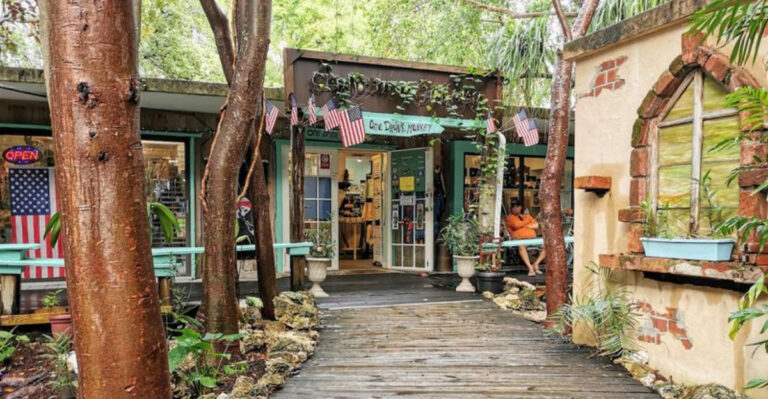 Looking For An Affordable Adventure? This Funky Florida Attraction Delivers