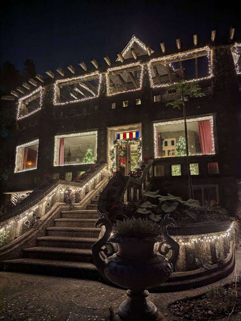 Seasonal Tours Bring Out the House's Spooky Side