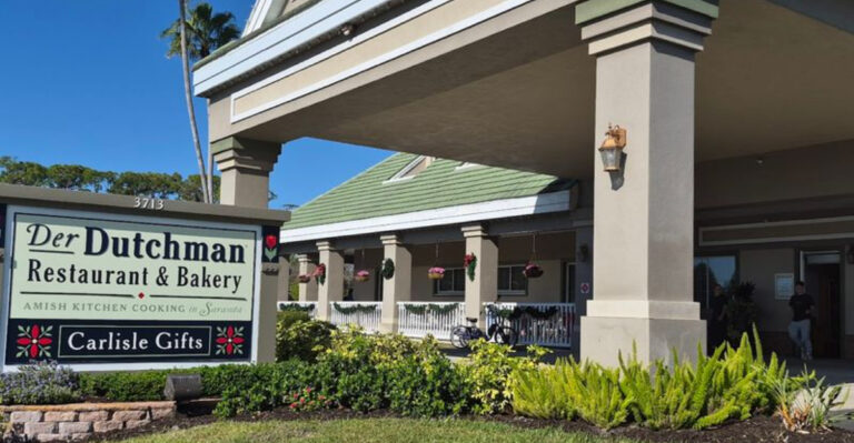 People Travel From All Over Florida For The Homemade Pies At This Humble Amish Restaurant