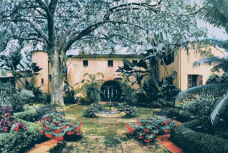 El Retiro adds a layer of old Florida elegance