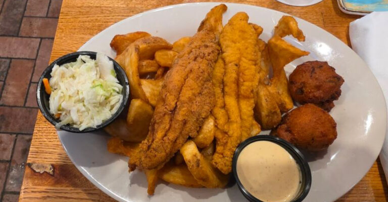 These 11 Florida Seafood Shacks Serve Fried Fish Locals Would Happily Drive For