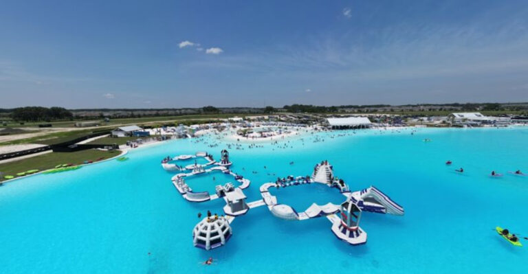 This Enormous Florida Lagoon Feels Like A Caribbean Getaway Without Leaving The State