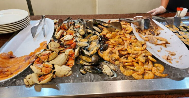 This Florida Buffet Serves Towering Seafood Platters That Feel Almost Too Big to Tackle