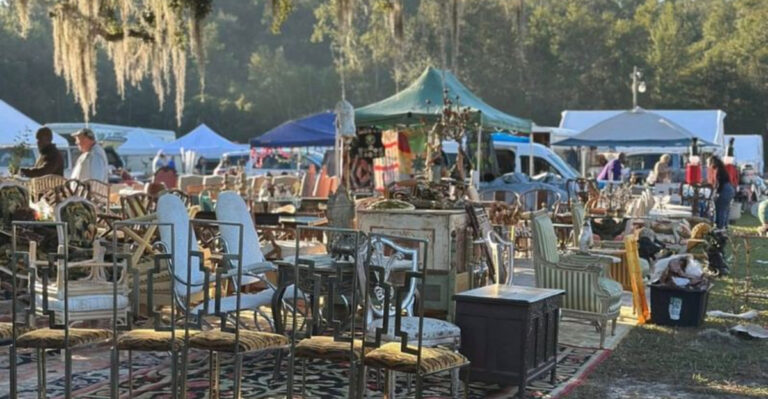 This Giant Florida Market Has Become a Magnet for Vintage Treasure Hunters