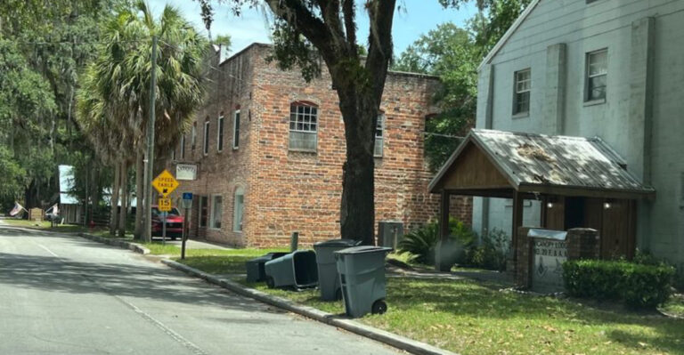 This Hidden Florida Road Trip Route Feels Like Driving Through Old Florida