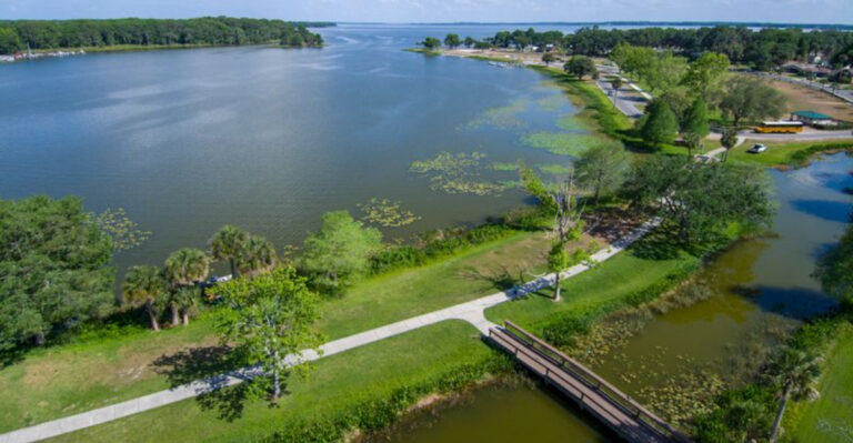 This Tiny Florida Town Near Orlando Might Be the State’s Most Overlooked Lake Escape