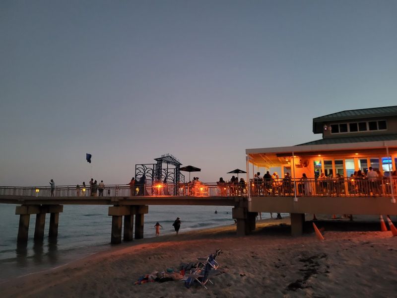 Sandbar at Newport Pier – Sunny Isles Beach