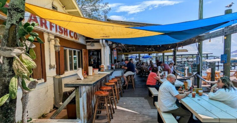 10 Florida Seafood Restaurants So Good, Fancy Dining Won’t Impress You Anymore