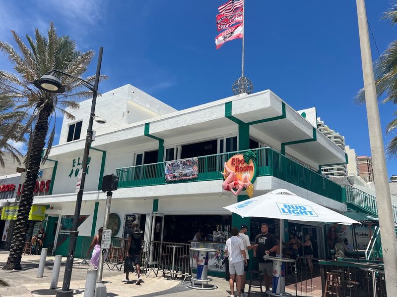 Prime Corner Real Estate With Unbeatable Beach Access