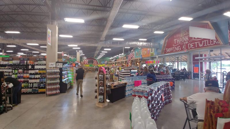Shopping Atmosphere That Feels Like Community