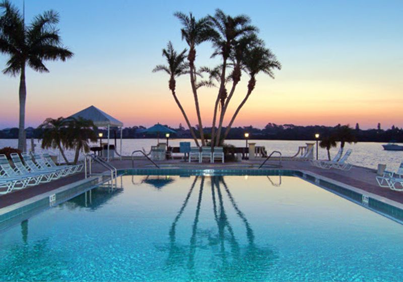 The Palm Bay Club – Siesta Key