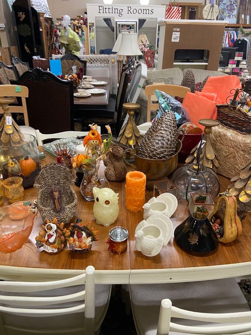 Vintage Christmas Decor Worth Coming Back For
