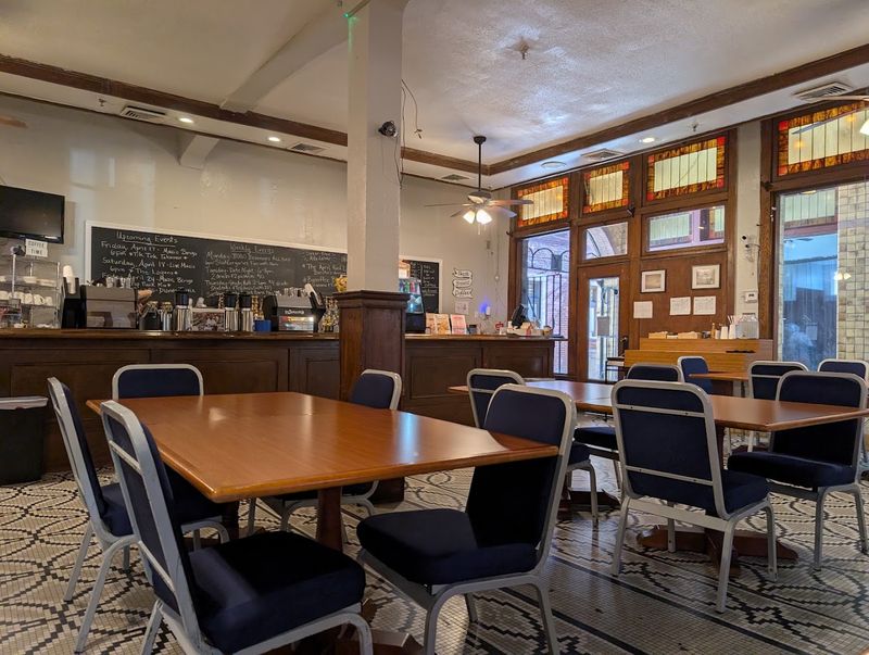 Lake Wales Latte Lounge Coffee and Bookshop – Lake Wales