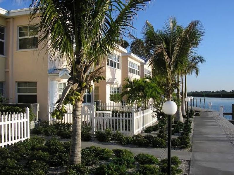 Barefoot Beach Resort – Indian Shores
