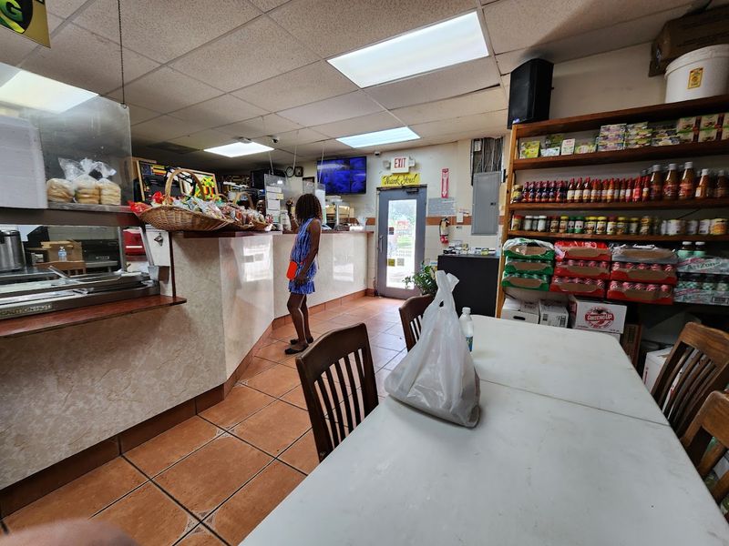 Top Taste Jamaican Restaurant – Florida City
