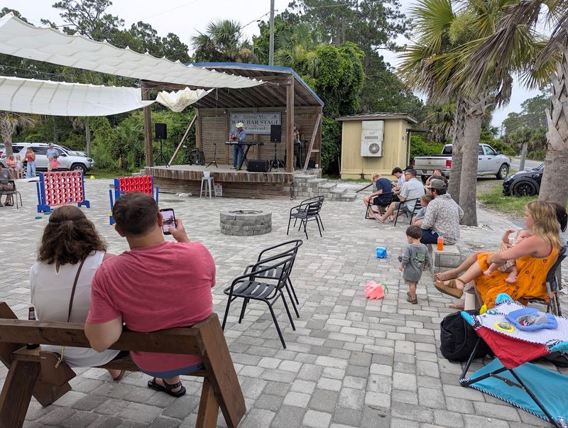 Casual Atmosphere with Outdoor Games and Live Music