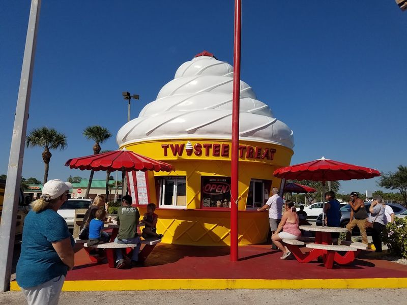 The Iconic Giant Ice Cream Cone Building That Started It All