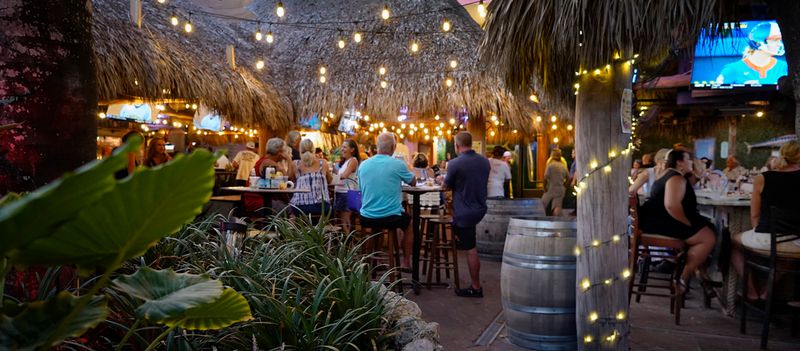 Tiki Bar & Grill - Lighthouse Island Resort – Fort Myers Beach