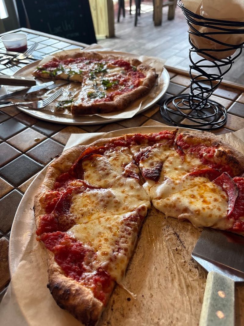 Creative Pizza Combinations That Go Beyond Basic Pepperoni