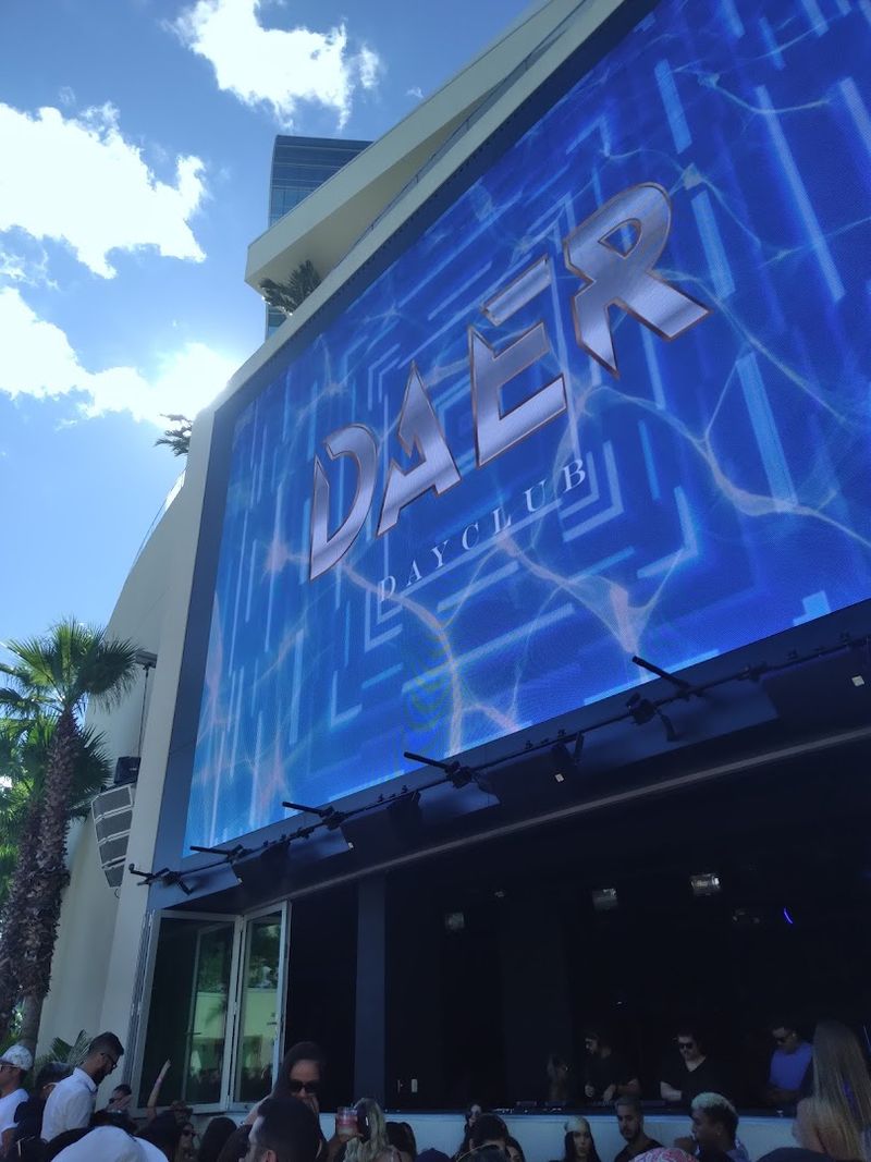 DAER Dayclub & Nightclub – Hollywood